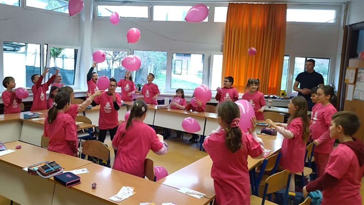 Nacionalni-dan-borbe-protiv-vršnjačkog-nasilja---Dan-ružičastih-majica